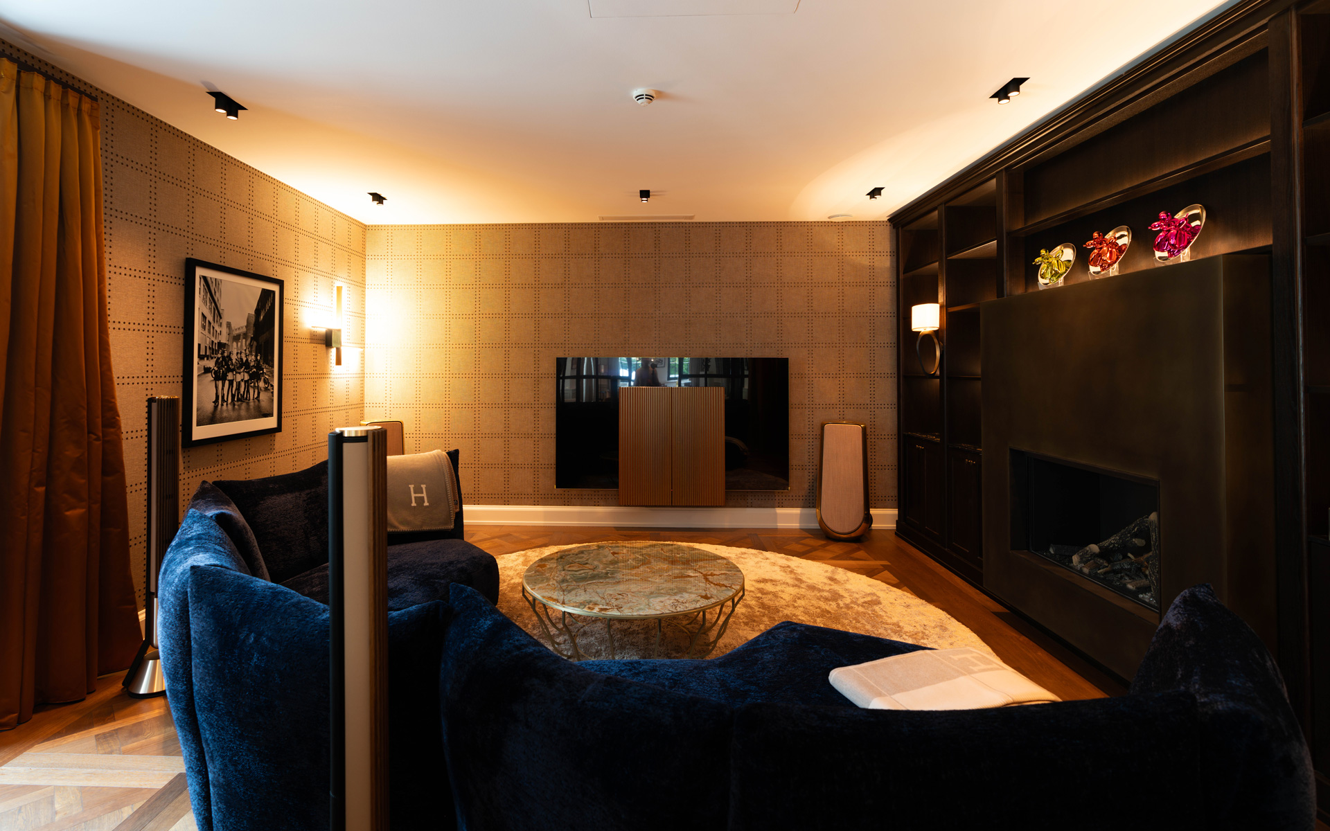 schreinerei-weichenberger-innenausbau-villa-fernsehrzimmer-muenchen-markwardt-studio